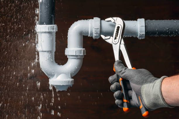 Professional Drain Cleaning technician working in Tremont, IL